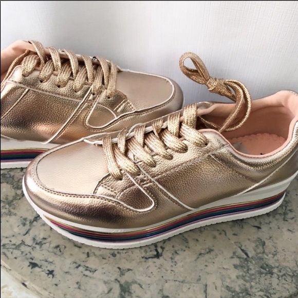 NWT Qupid Tampa Lace Up Rose Gold Sneakers Size 6 - Picture 3 of 7